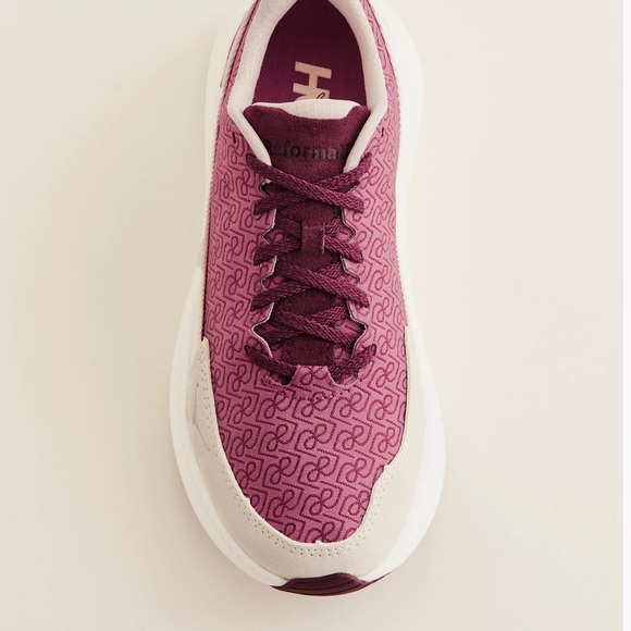 HOKA x Reformation Mach 6 LS Monogram - Picture 3 of 6